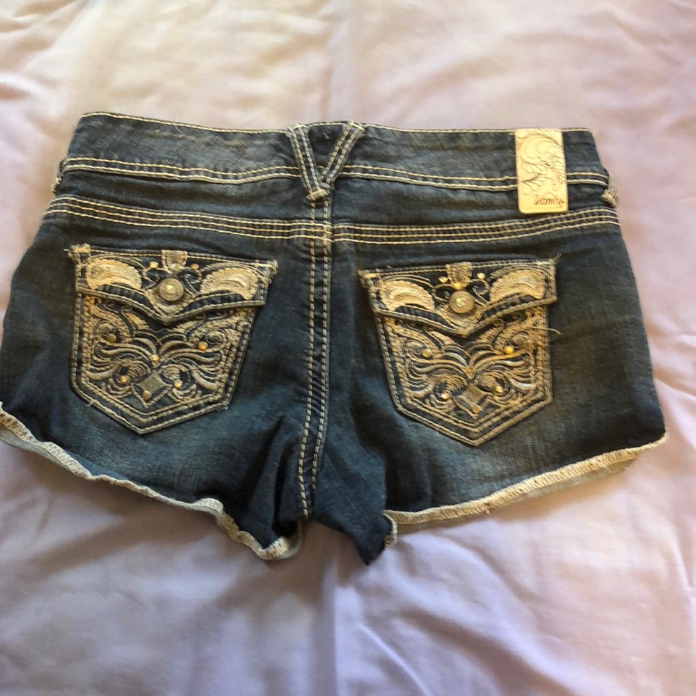 Shorts - Picture 3 of 3